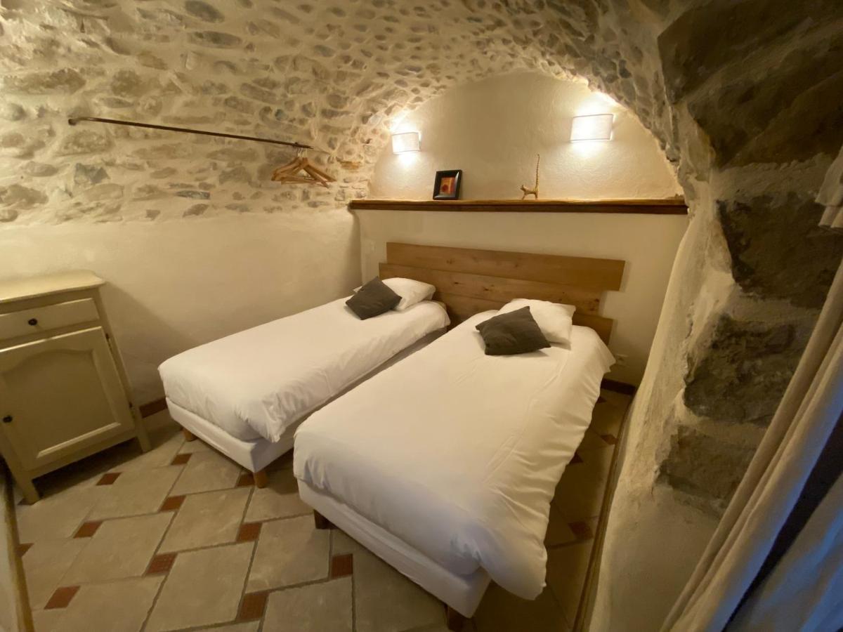 Gite De Groupe 9Ch Ou 3 Gites Independants De 3Ch - Patio Et Piscine Interieure Chauffee Toute L'Annee Vallon-Pont-dʼArc 외부 사진