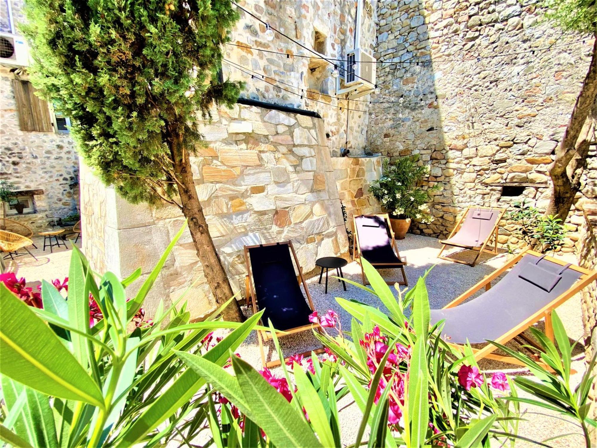 Gite De Groupe 9Ch Ou 3 Gites Independants De 3Ch - Patio Et Piscine Interieure Chauffee Toute L'Annee Vallon-Pont-dʼArc 외부 사진